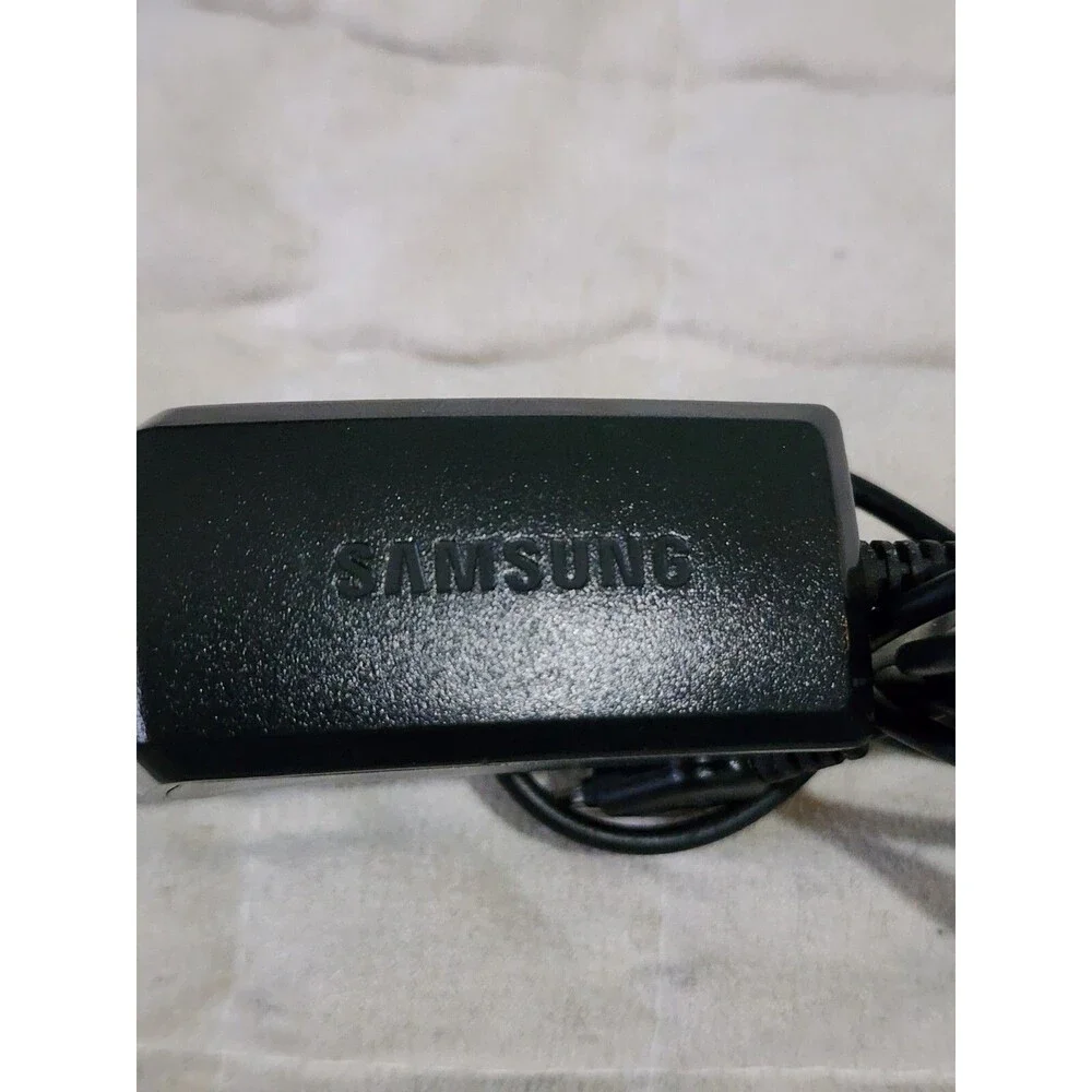 Samsung Travel Adapter Model ATADS10JBE Output 5V 0.7A